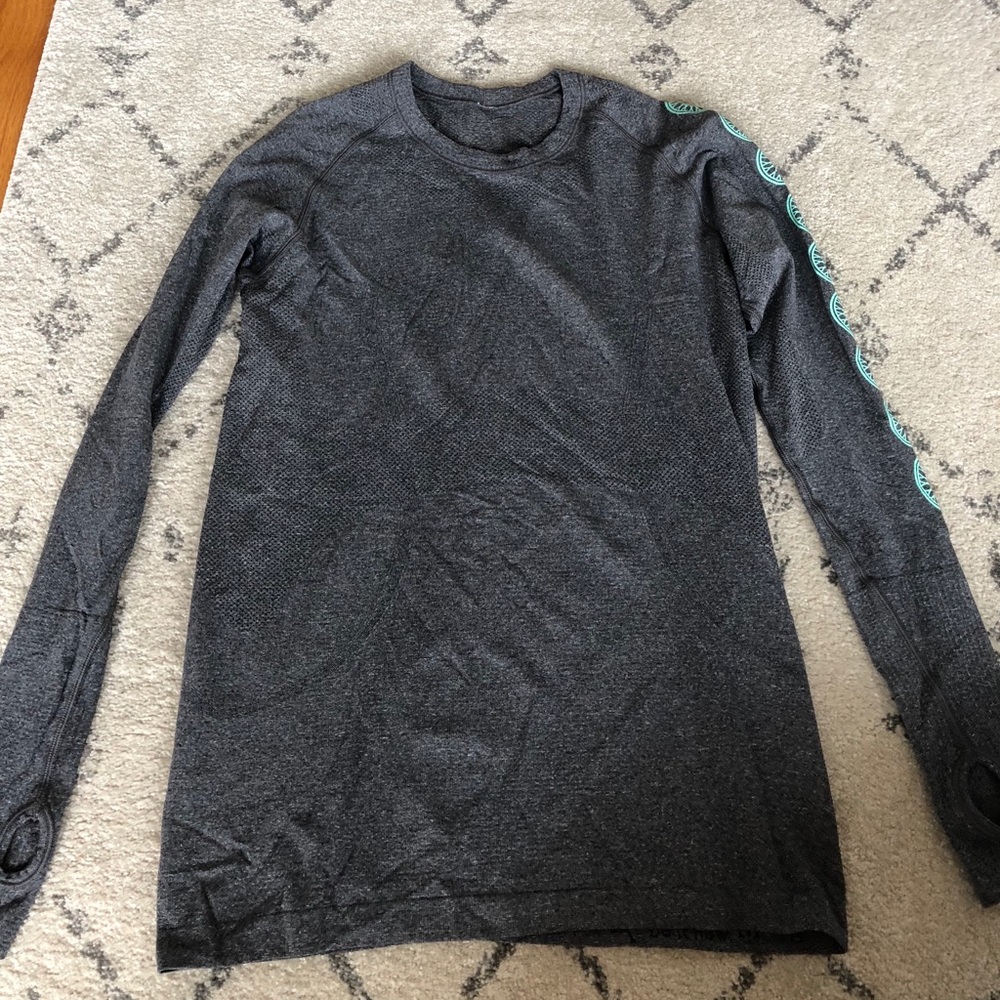 Lululemon soulcycle run long sleeve - size 8